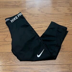 Girls Nike PRO Crop Leggings